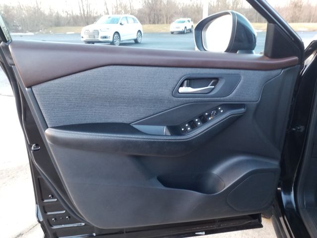 2023 Nissan Rogue SV photo 9