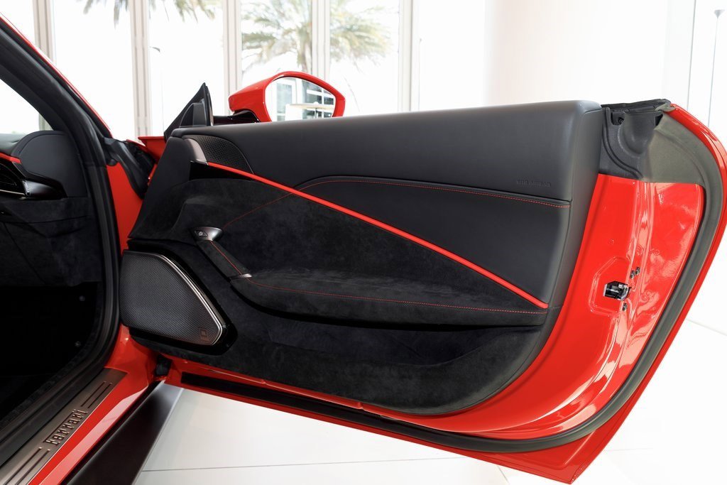 2025 Ferrari Roma Spider photo 29