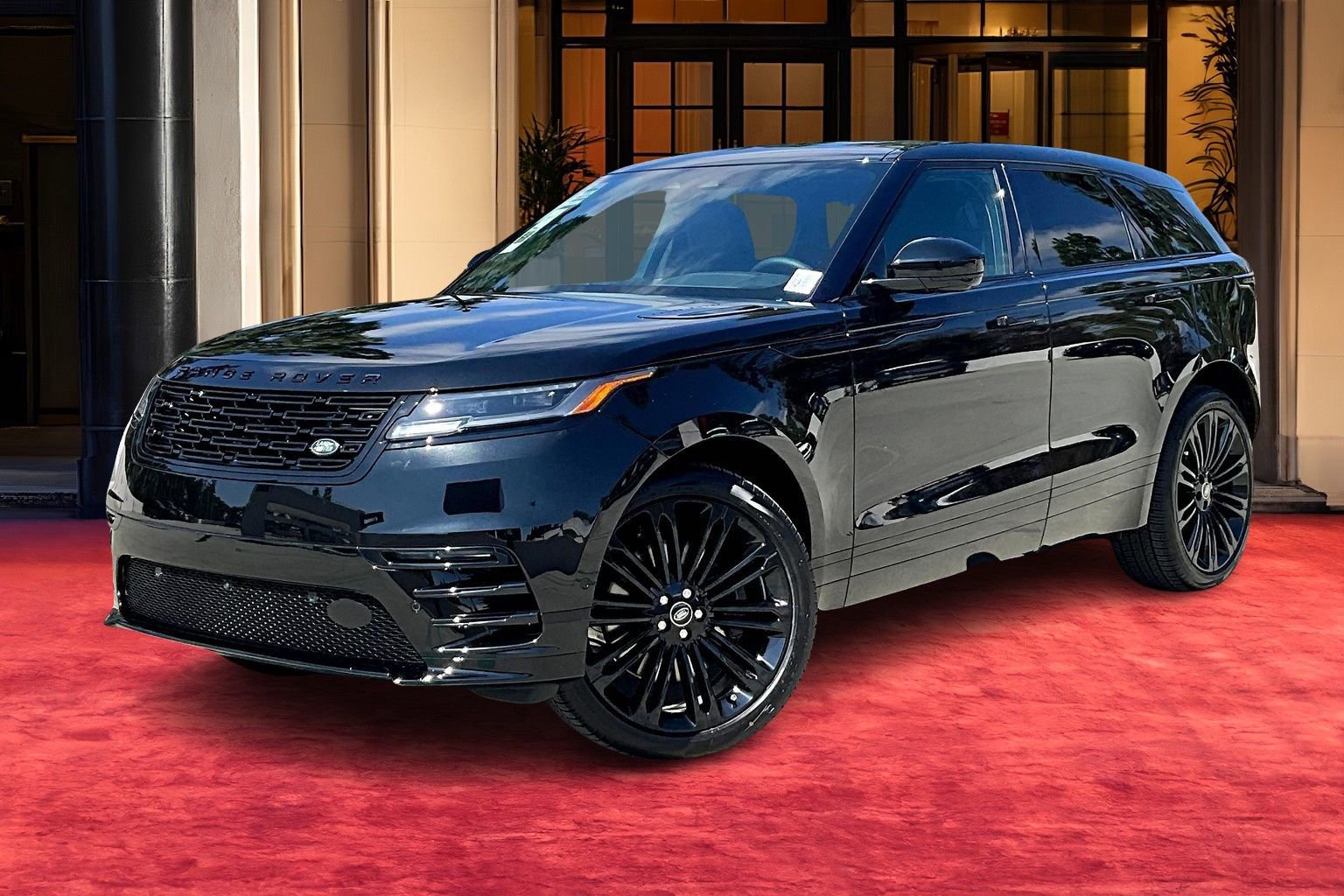 2026 Land Rover Range Rover Velar Dynamic SE's photo