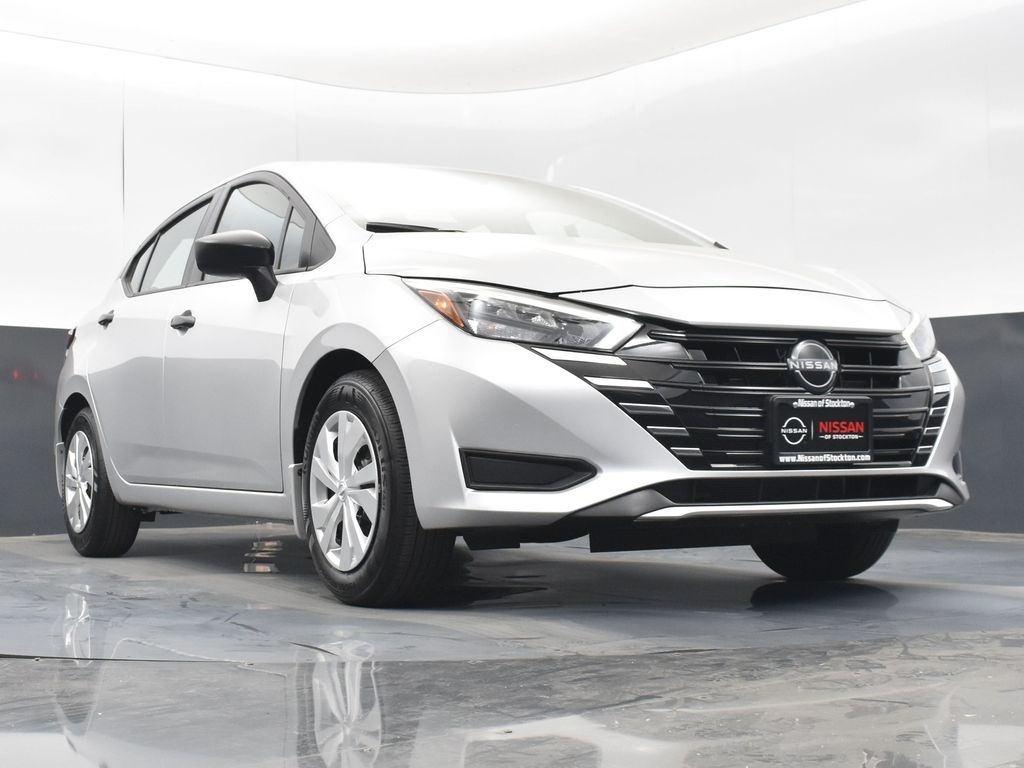 2025 Nissan Versa 1.6 S photo 34
