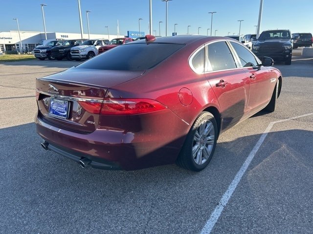 2017 Jaguar XF 35t photo 6
