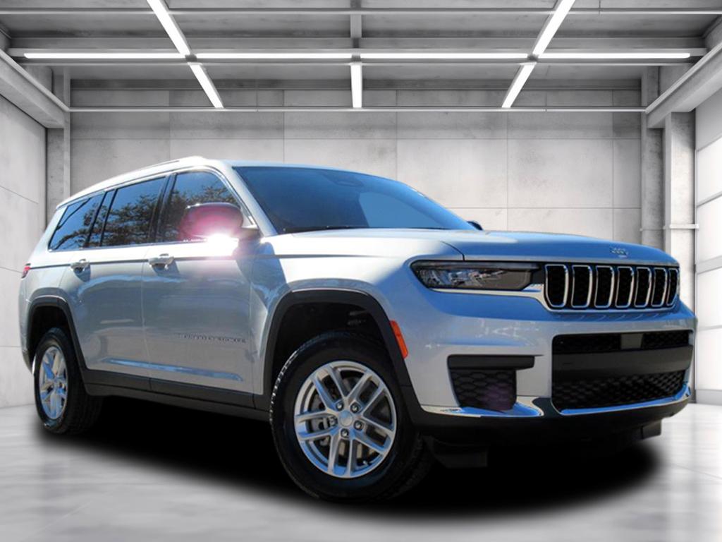 2025 Jeep Grand Cherokee L Laredo's photo
