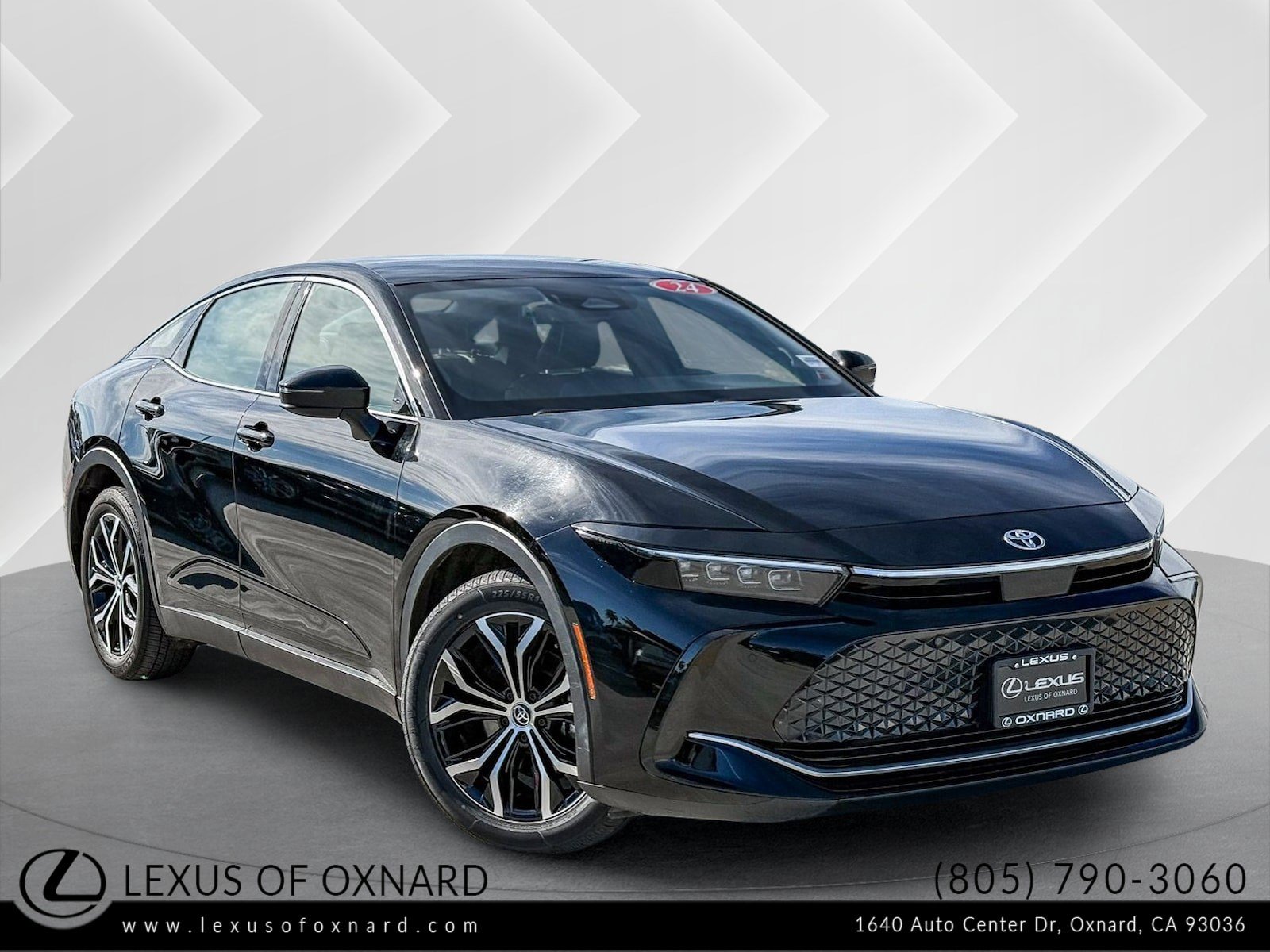 2024 Toyota Crown Limited's photo