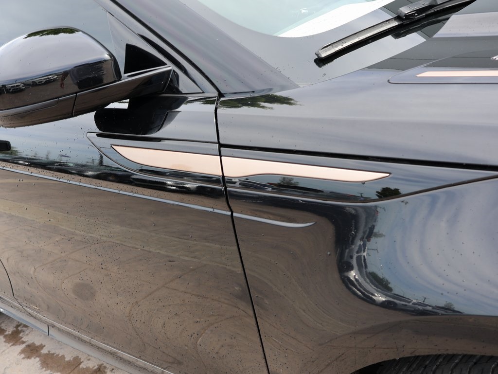 2022 Land Rover Range Rover Evoque R-Dynamic SE photo 6