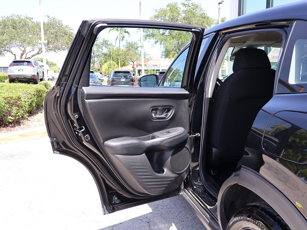 2023 Honda HR-V LX photo 16