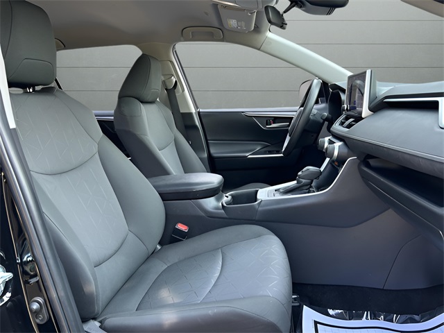 2023 Toyota RAV4 XLE photo 27