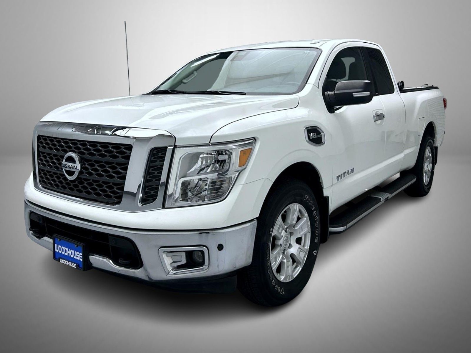 2017 Nissan Titan SV's photo