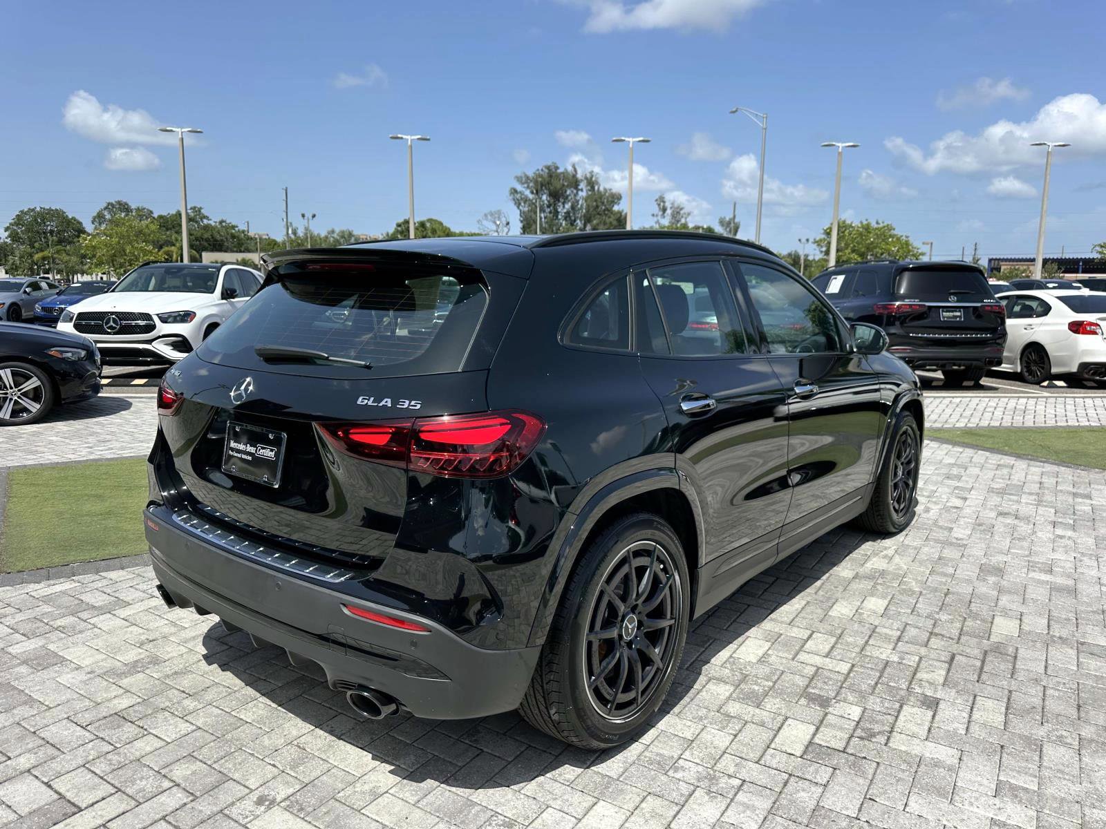 2025 Mercedes Benz GLA 35 AMG 4MATIC photo 4