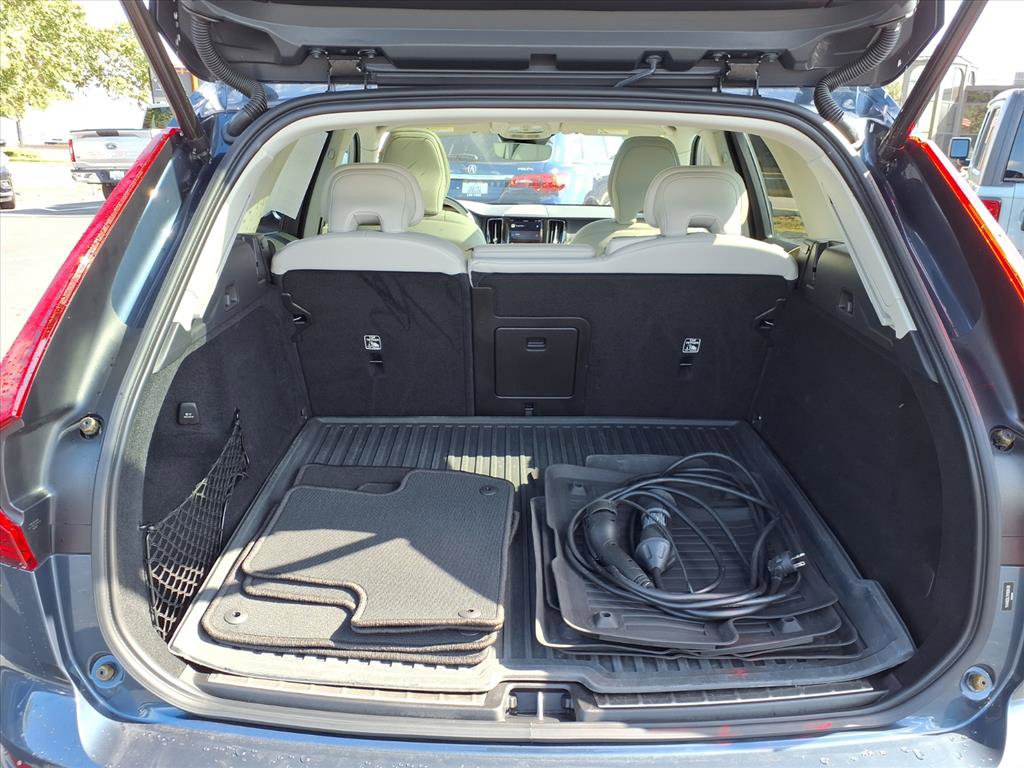 2022 Volvo XC60 Recharge Hybrid Inscription photo 25