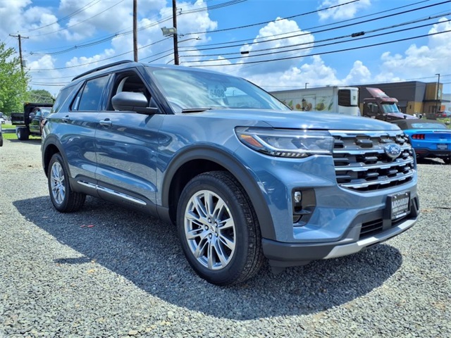 2025 Ford Explorer Active's photo