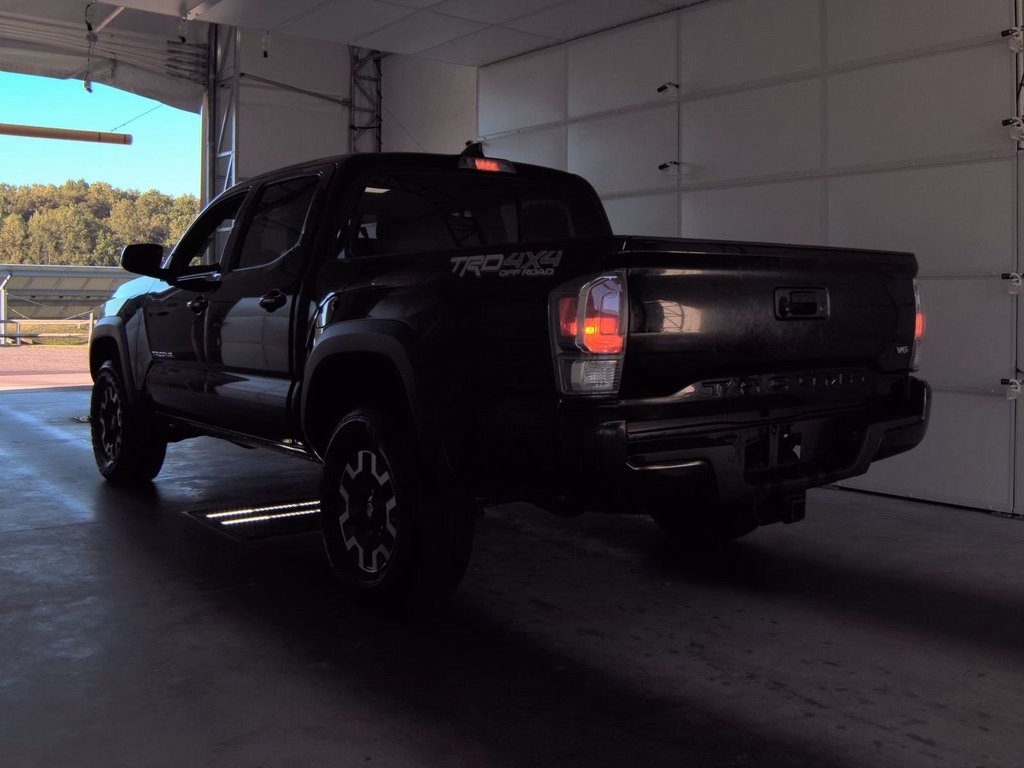 2023 Toyota Tacoma TRD Off-Road photo 2