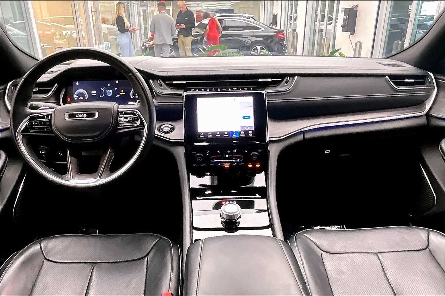 2022 Jeep Grand Cherokee Overland photo 14