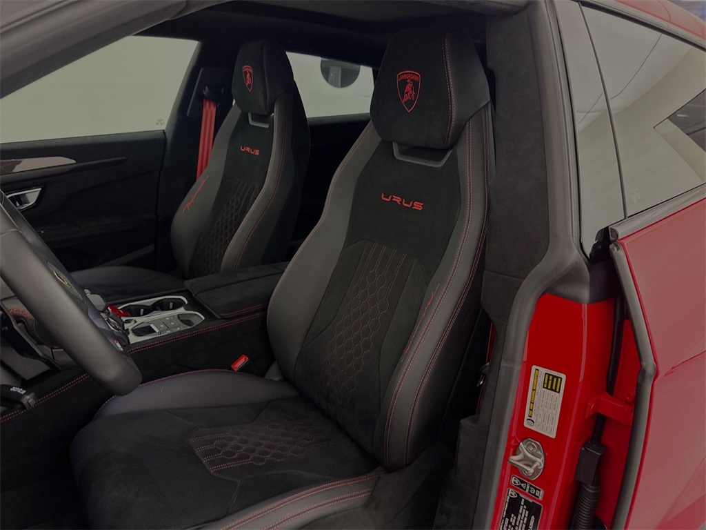 2023 Lamborghini Urus Performante photo 22