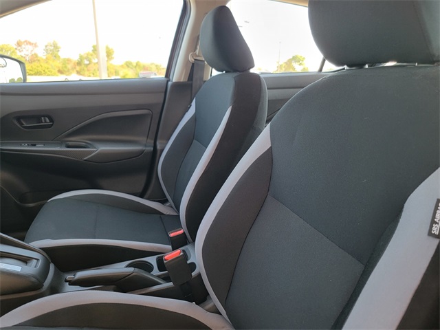 2025 Nissan Versa 1.6 S photo 14