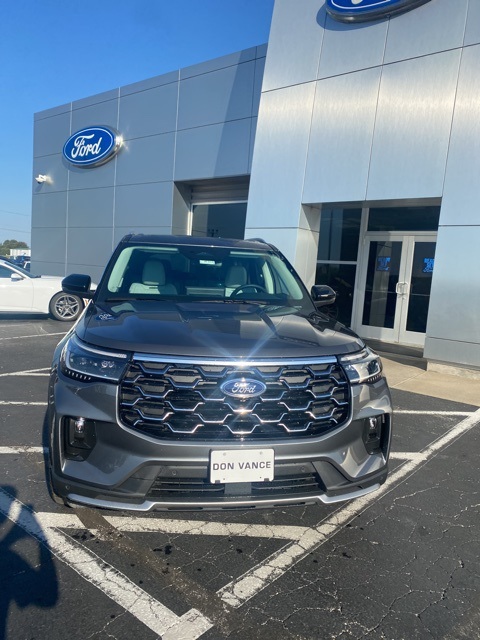2025 Ford Explorer Platinum photo 2