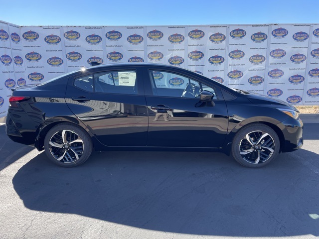 2025 Nissan Versa Sedan SR's photo