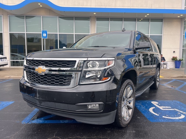 2020 Chevrolet Suburban LT photo 2