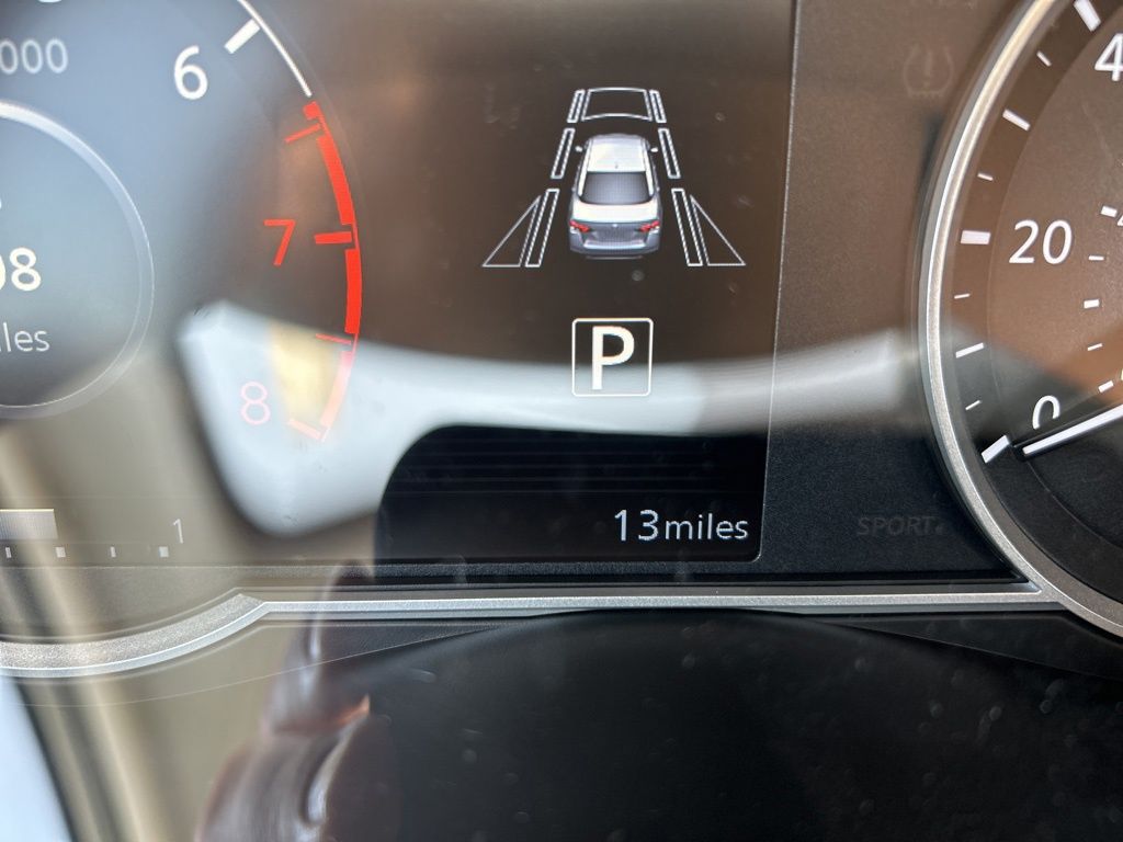 2025 Nissan Versa SV photo 17