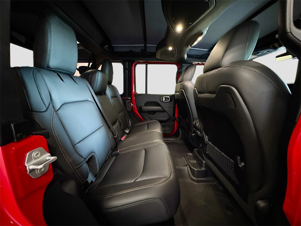 2025 Jeep Wrangler Sahara photo 15