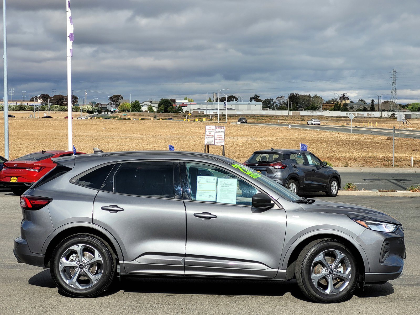 2023 Ford Escape ST-Line photo 4