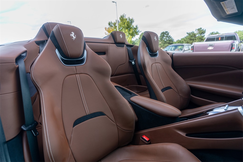 2024 Ferrari Roma Spider photo 33