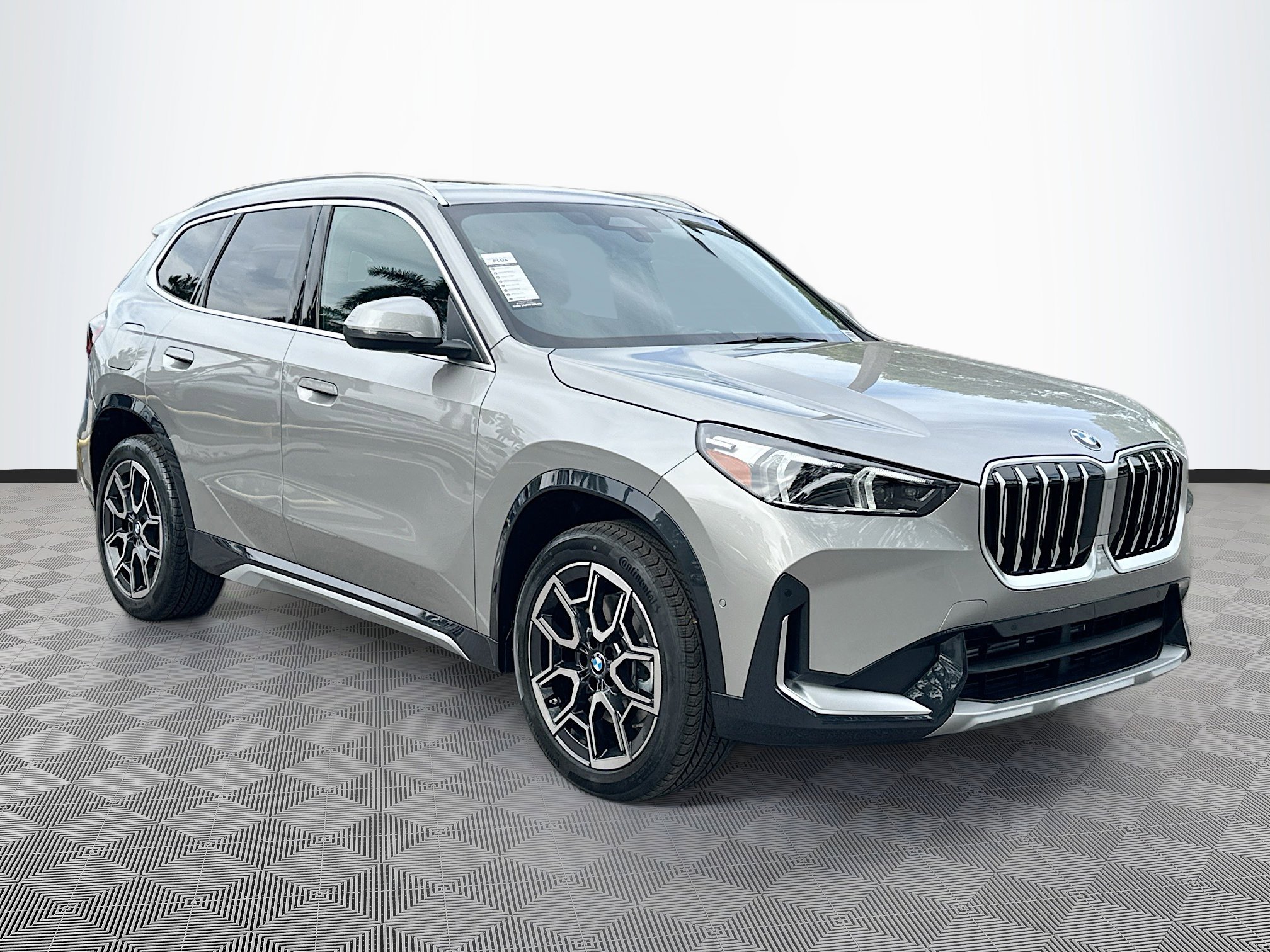 2026 BMW X1 28i's photo