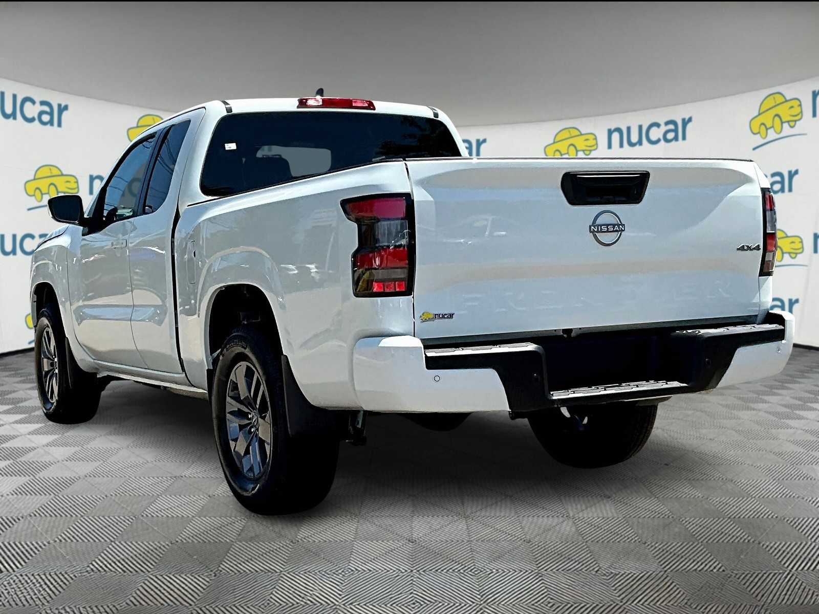 2025 Nissan Frontier SV photo 4