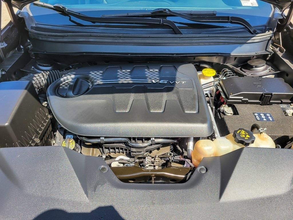 2021 Jeep Cherokee Latitude Lux photo 21