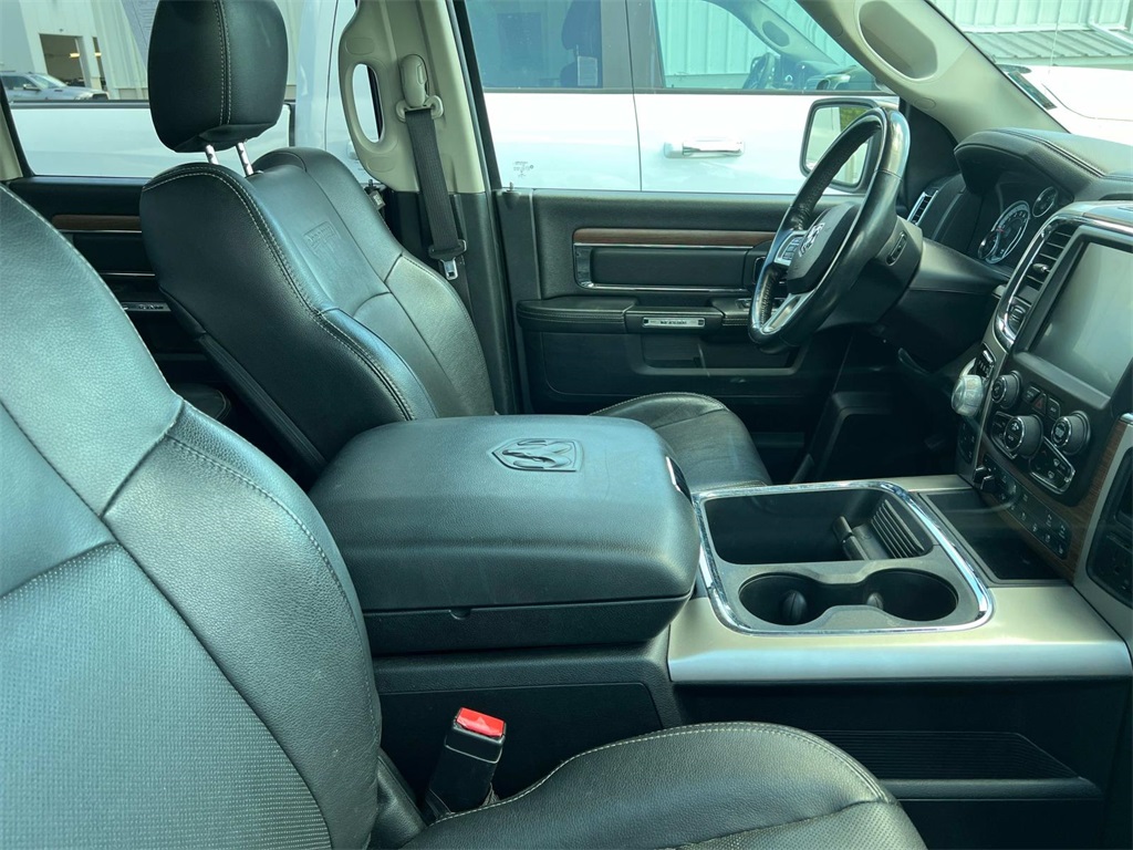 2016 Ram 1500 Laramie photo 5