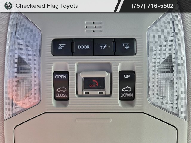 2022 Toyota RAV4 Hybrid XLE Premium photo 9