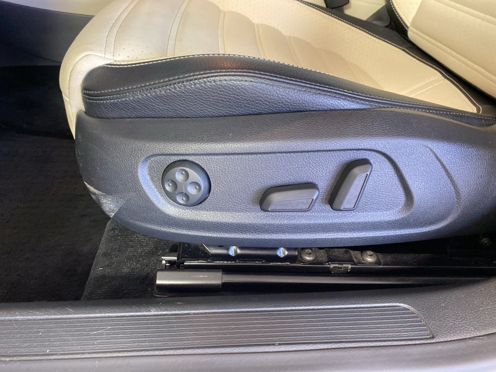 2012 Volkswagen CC Sport photo 8