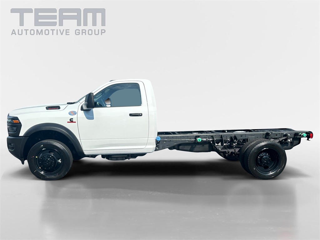 2025 Ram 4500 Tradesman photo 2