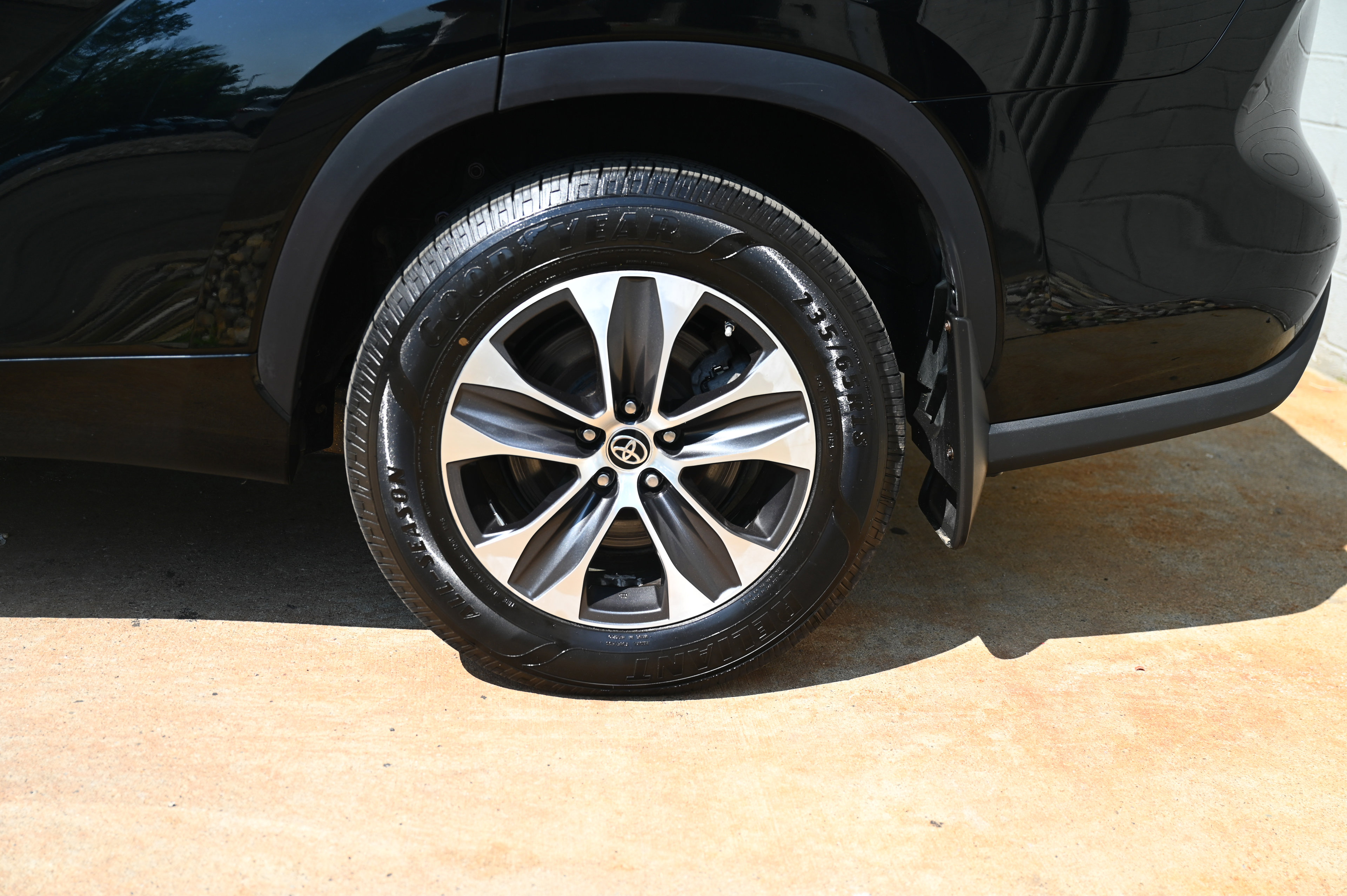 2021 Toyota Highlander XLE photo 12