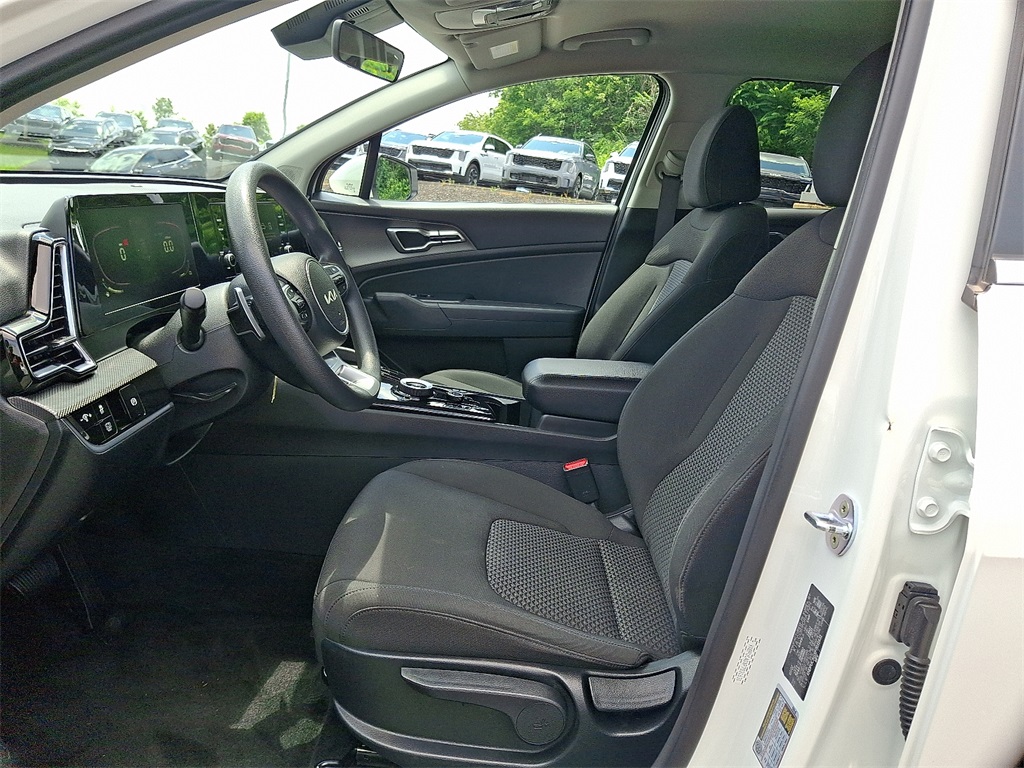 2023 Kia Sportage Hybrid LX photo 13