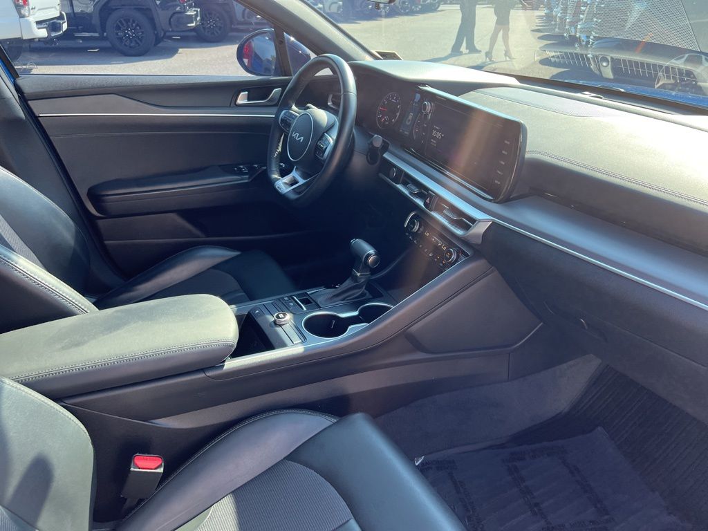 2023 Kia K5 GT-Line photo 25