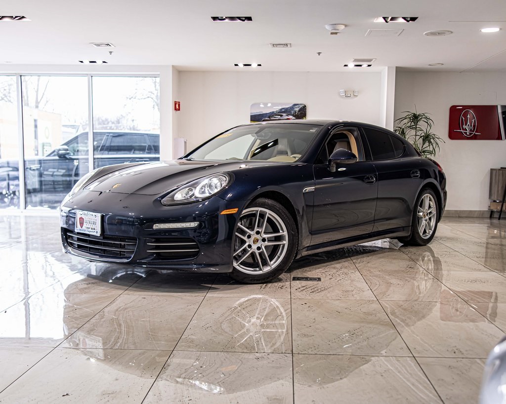 2016 PORSCHE PANAMERA - Image 1