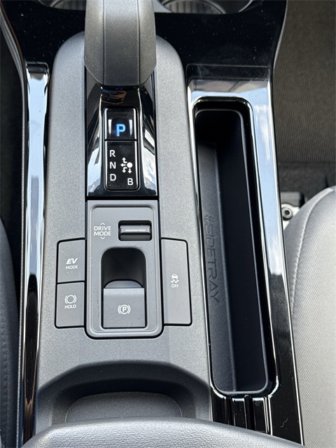 2025 Toyota Prius LE photo 26