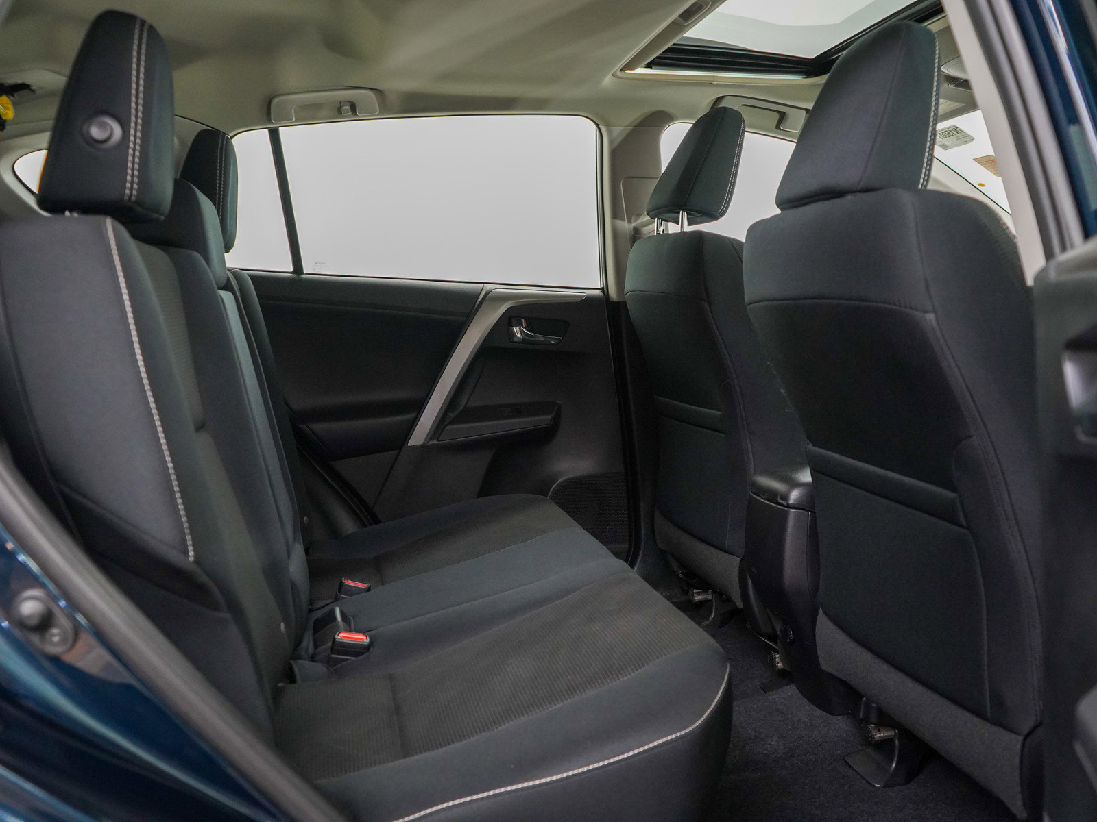 2017 Toyota RAV4 XLE photo 11