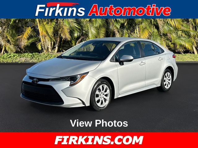 2023 Toyota Corolla LE's photo