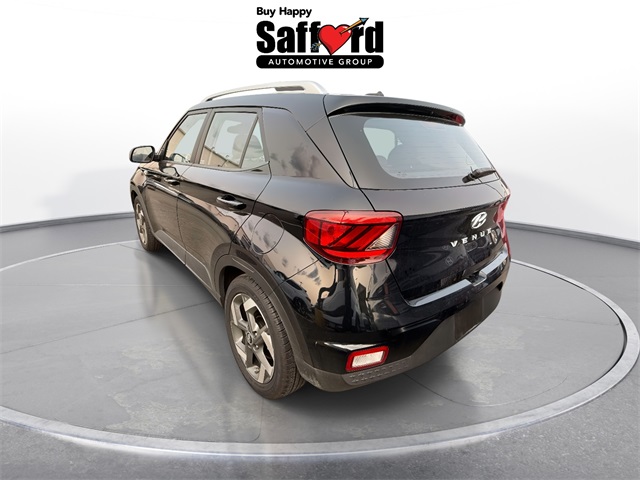 2024 Hyundai Venue SEL photo 3