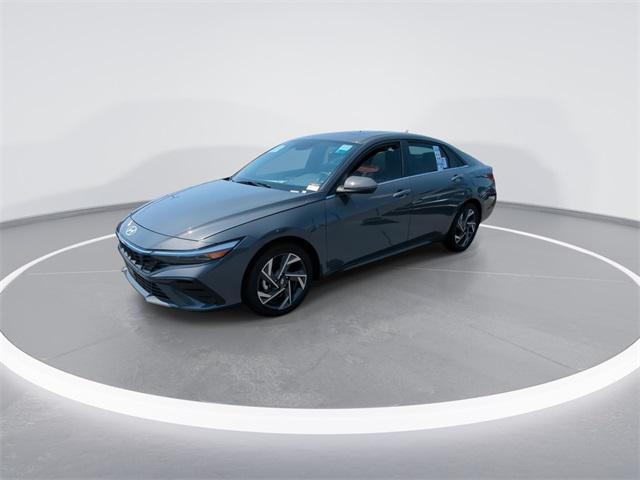 2025 Hyundai Elantra Hybrid Limited photo 4