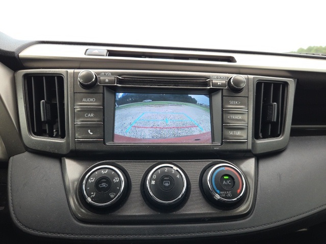 2015 Toyota RAV4 LE photo 26