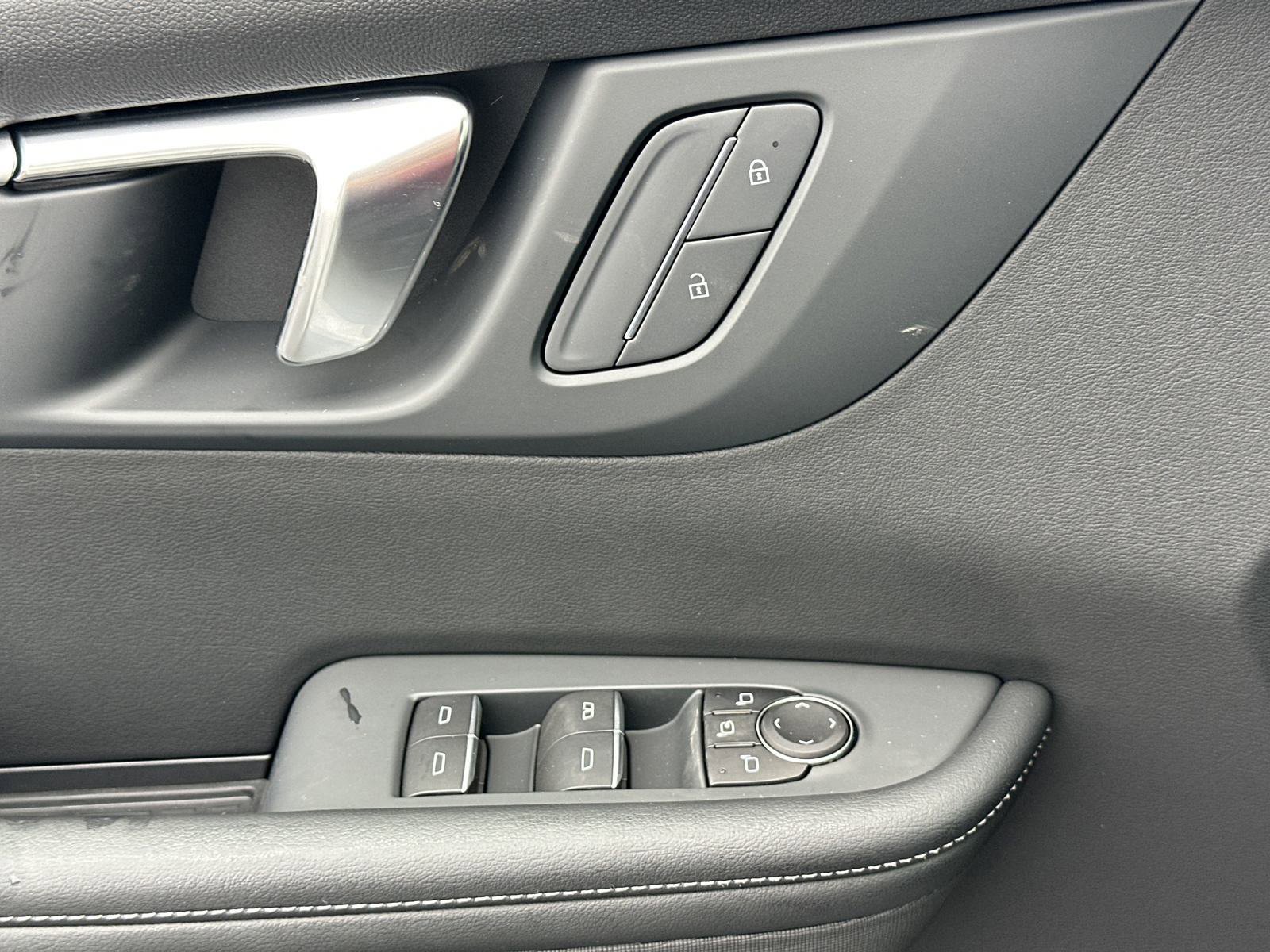 2025 Buick Enclave Sport Touring photo 13