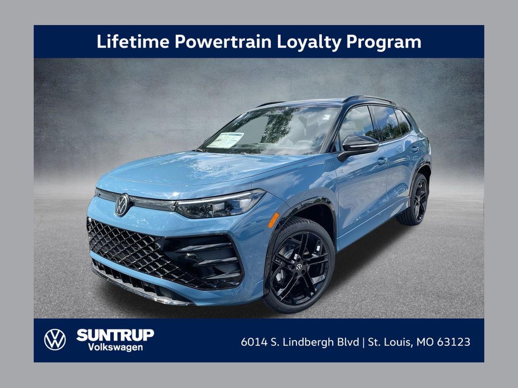 2025 Volkswagen Tiguan SE R-LINE BLACK's photo