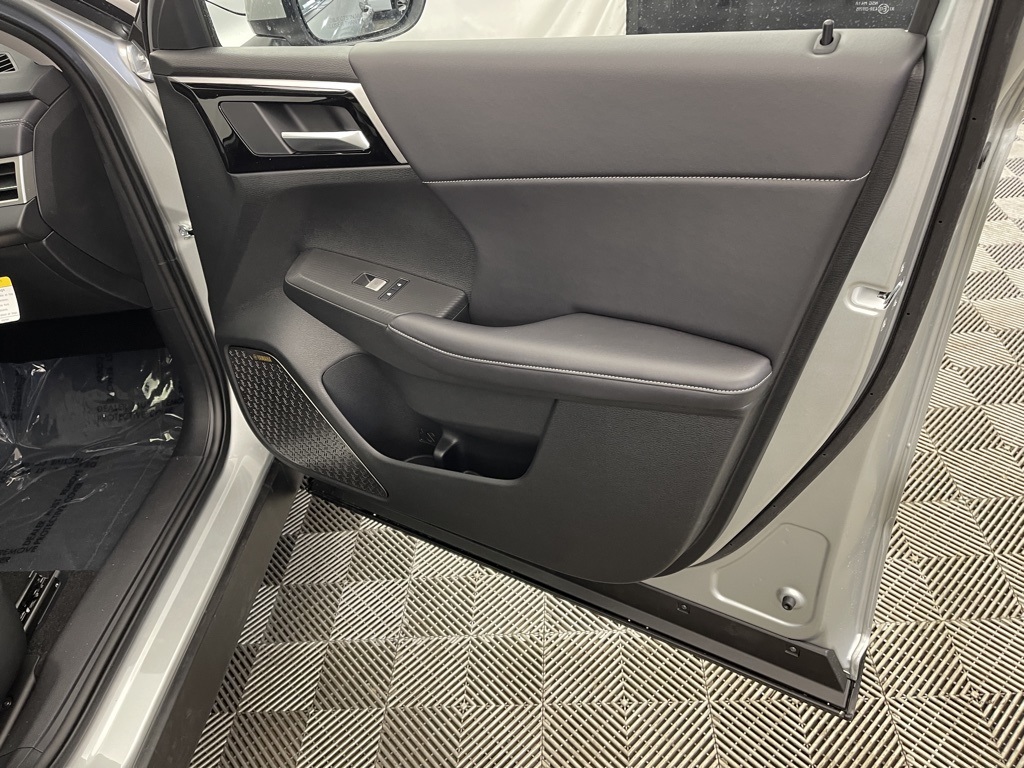 2025 Mitsubishi Outlander SE photo 27