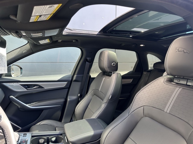 2026 Jaguar F-PACE P250 R-Dynamic S photo 2