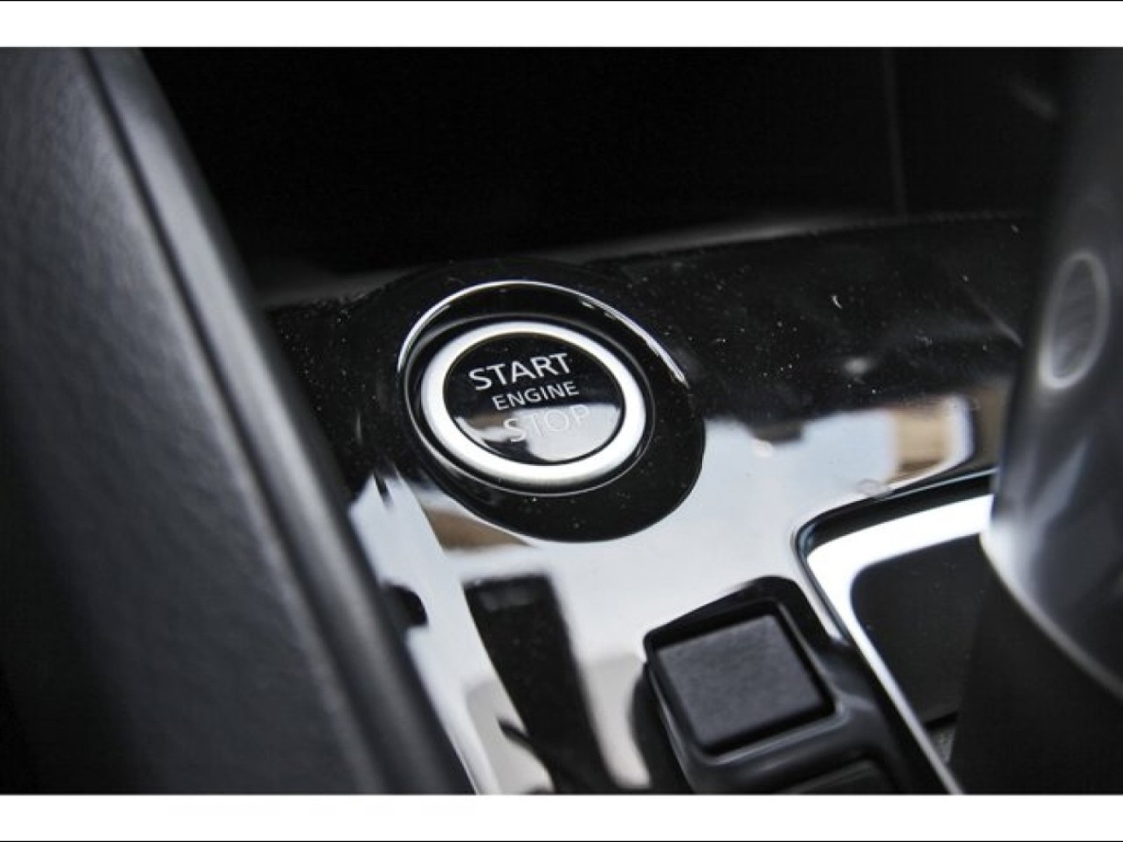 2025 Nissan Versa SR Black at Robbins Nissan