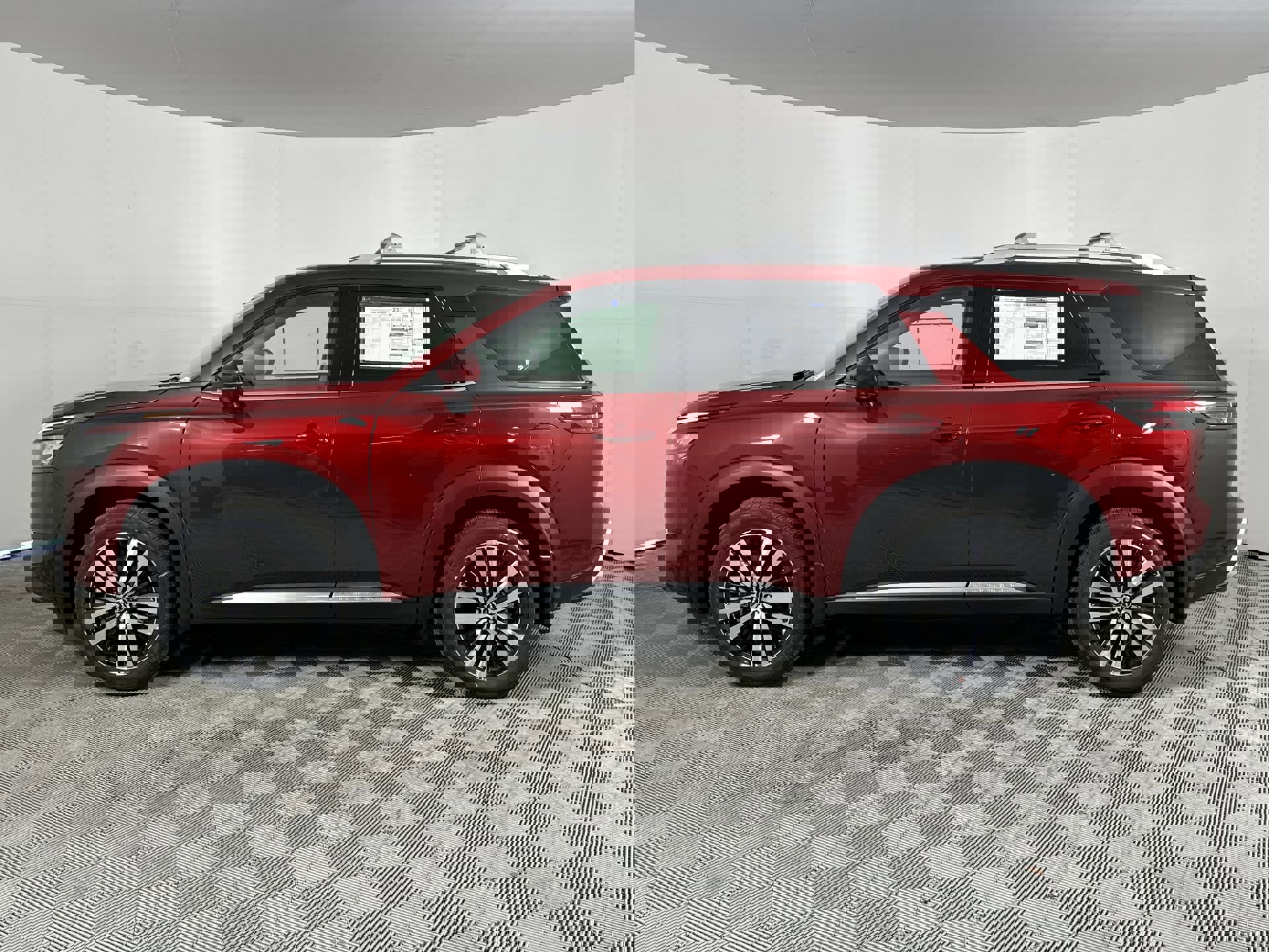 2025 Nissan Pathfinder Platinum photo 3