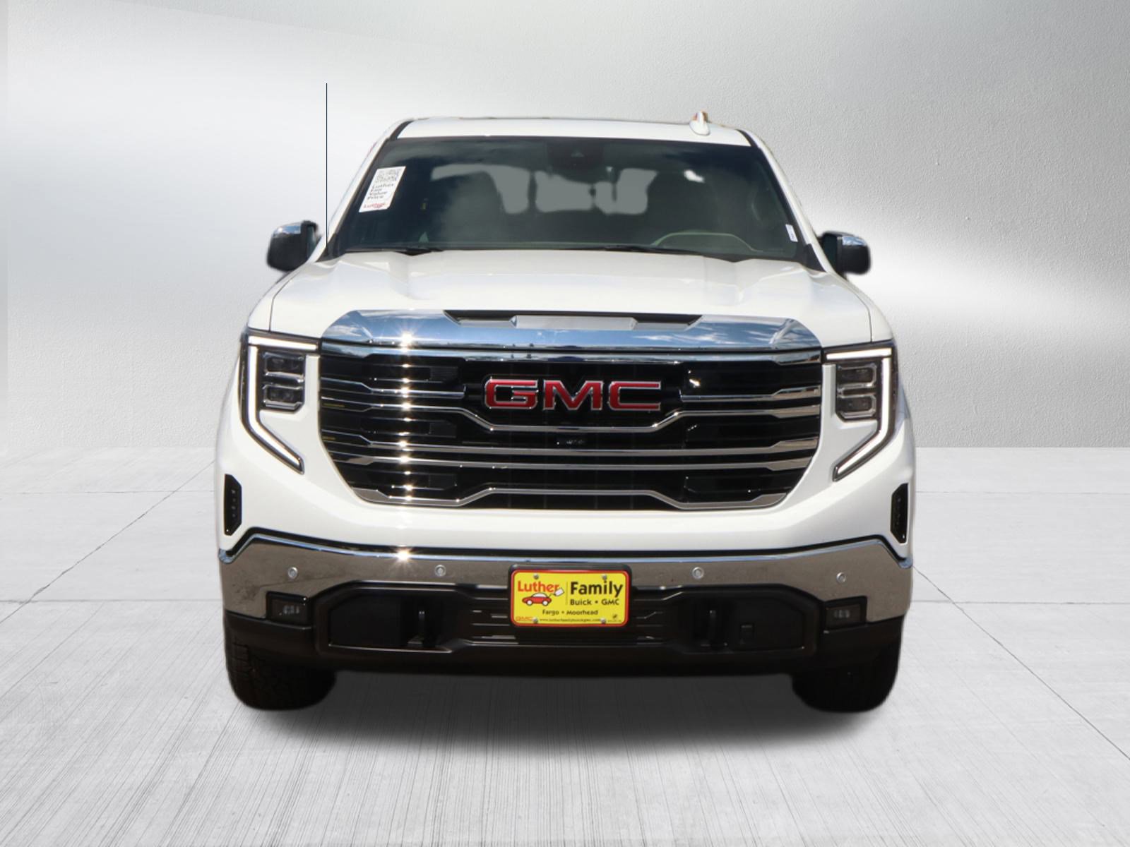 2026 Gmc Sierra 1500 SLT photo 2