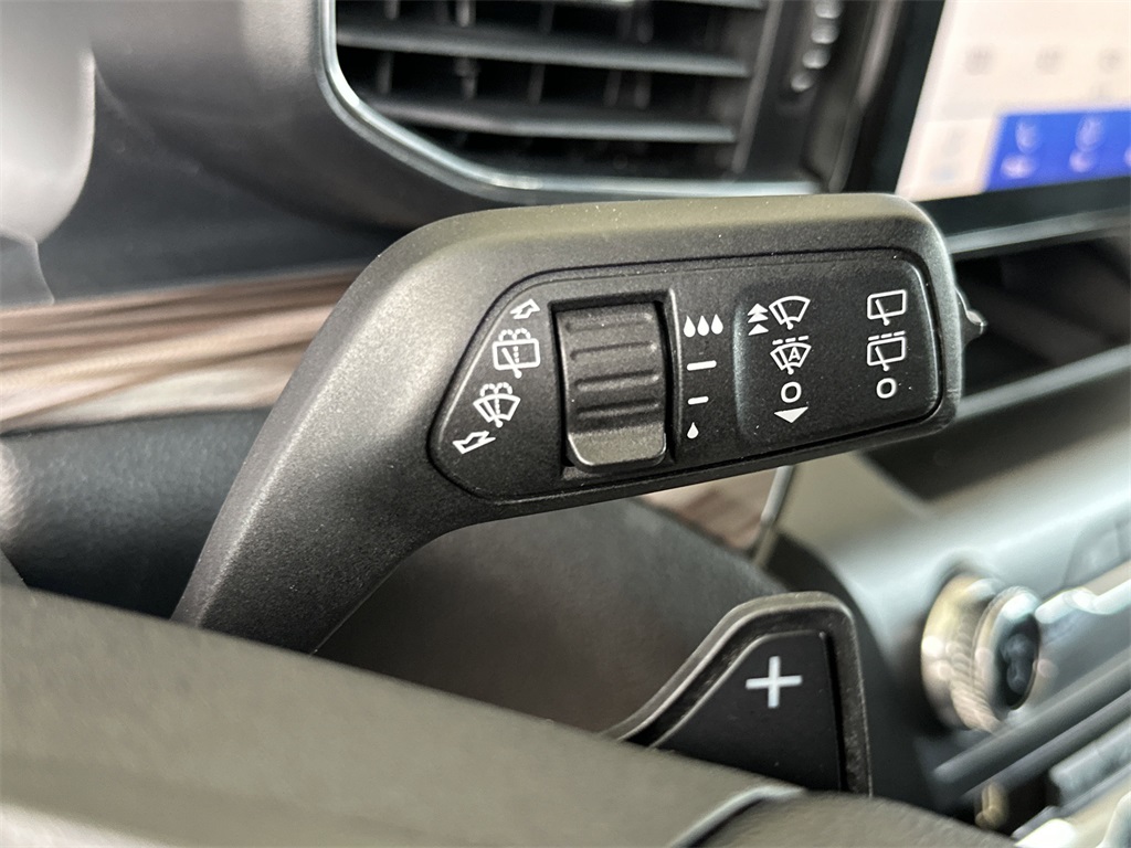 2020 Ford Explorer Limited photo 18